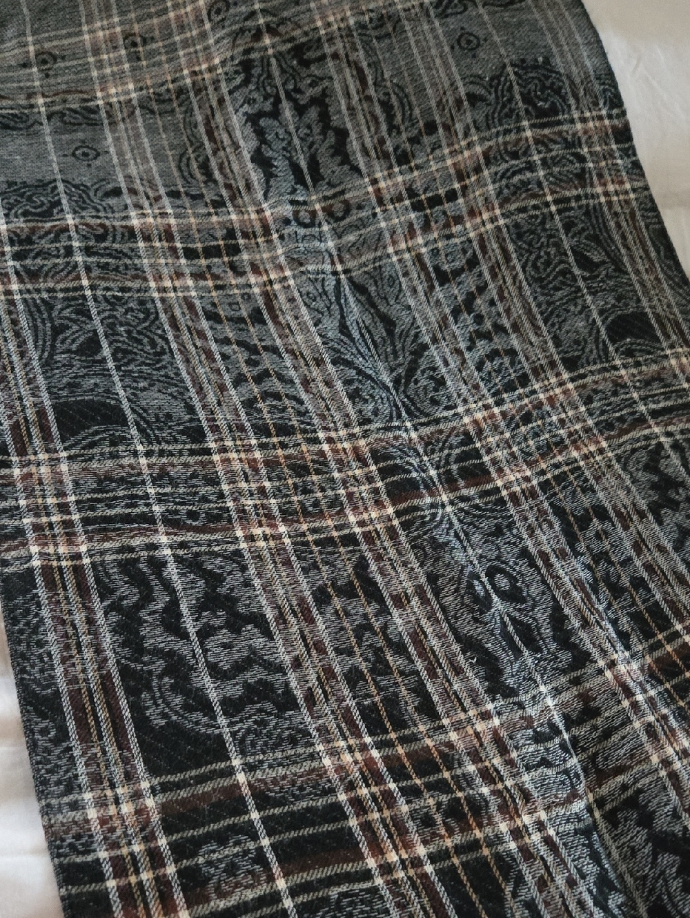 Pashmina Collectioneighteen Ivory Label Detail